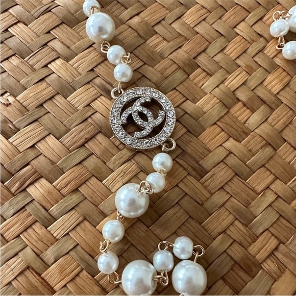 Gold Tone With Crystals One Inch Zipper Pull Charm Stamped Chanel On Back - Picture 6 of 6